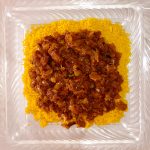 repas de cantine à l’École du Futur à Dakar – couscous à la sauce viande